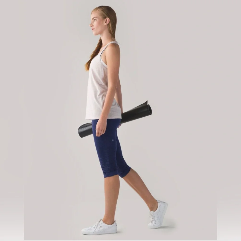 Lululemon In The Flow Crop II - Navy - Picture 1 of 12
